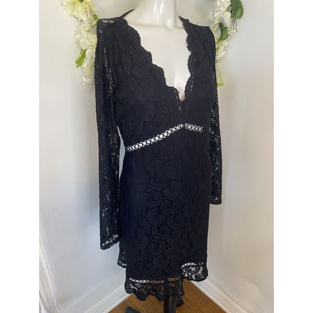 Express Scalloped Black Lace V Neck Mini Sheath Dress Large Party Cut Outs Vtg - Picture 2 of 16
